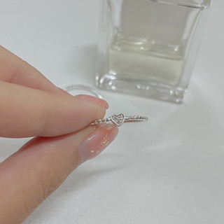 SissyJewelry // แหวนเงินแท้ รุ่น Little gem heart thin dots ring