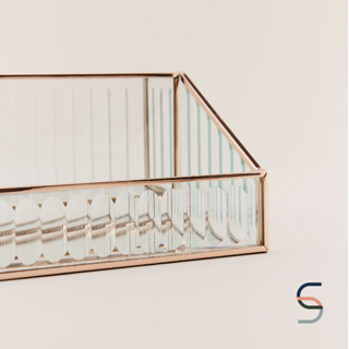 SARABARN Stripe Glass Makeup Organiser | กล่องจัดเก็บเครื่องสำอาง