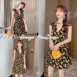 Orange Mini Dress พร้อมส่ง มินิเดรสคอวีลายส้ม แขนสั้น โทนสีดำพิมพ์ลายสีส้ม งานป้าย