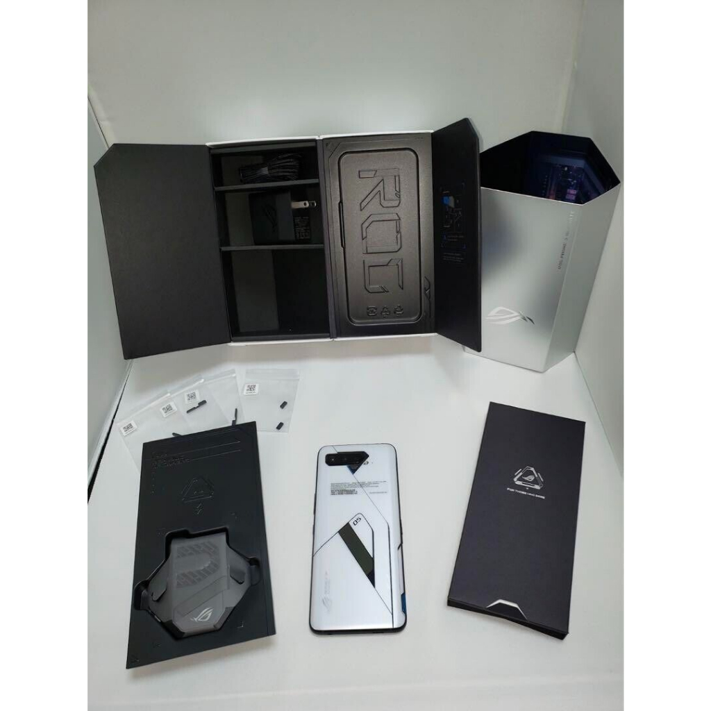 Asus ROG Phone 5 Ultimate White 6.78 18G 512GB Snapdragon