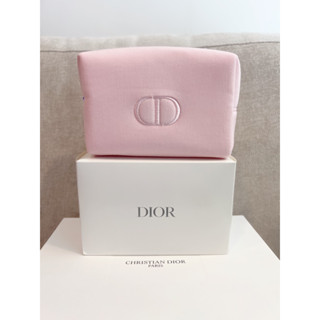 Dior💯กระเป๋าเครื่องสำอางกล่องมีรอยยับนะคะสินค้าจากเคาน์เตอร์เครื่องสำอางDiorค่ะ