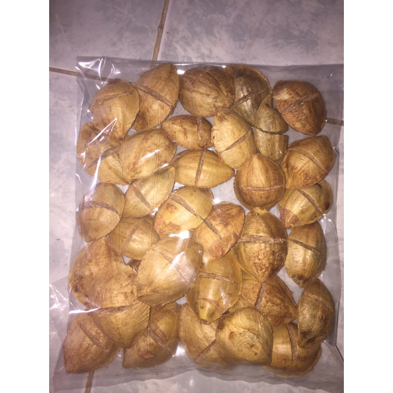 ลูกหูกวางอบแห้ง เมล็ดหูกวางแห้ง (แบบผ่าครึ่งลูก)