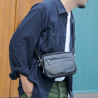 กระเป๋าหนังผู้ชาย /กระเป๋าหนังสะพายข้าง สีดำ รุ่น B-BK-1525