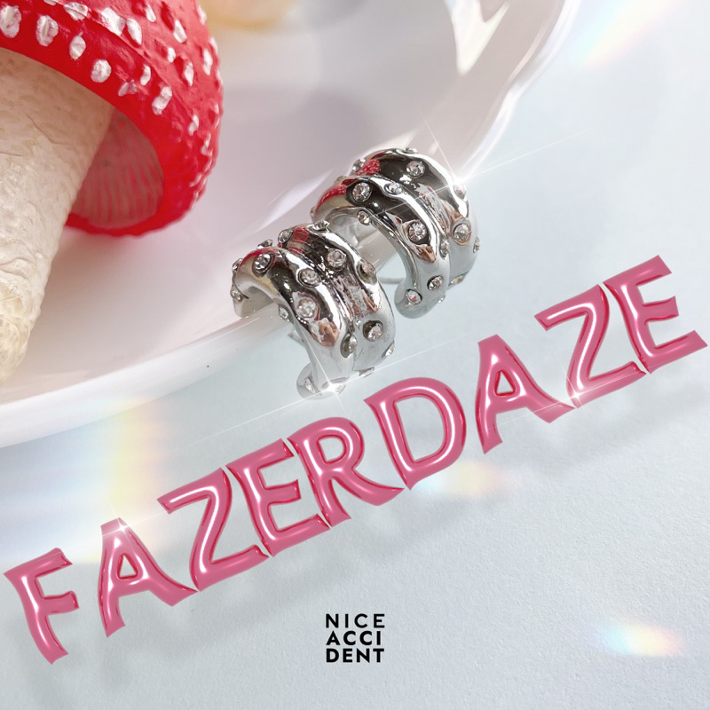 NICE ACCIDENT Fazerdaze silver gems Hoop Earrings | ต่างหูห่วงโลหะประดับคริสตัล