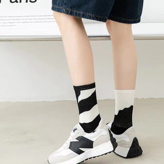 ถุงเท้ากีฬา ผ้าฝ้าย แนวแฟชั่น ใส่ได้ทั้งชายและหญิง Korean street trend socks All cotton breathable long socks