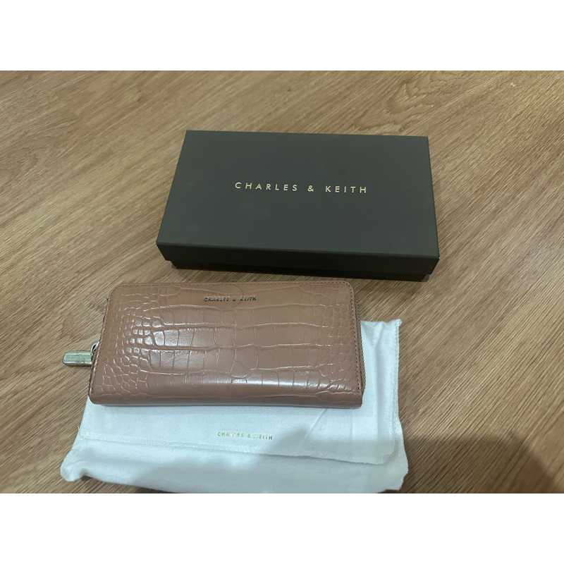 กระเป๋าเงิน Charles&keith