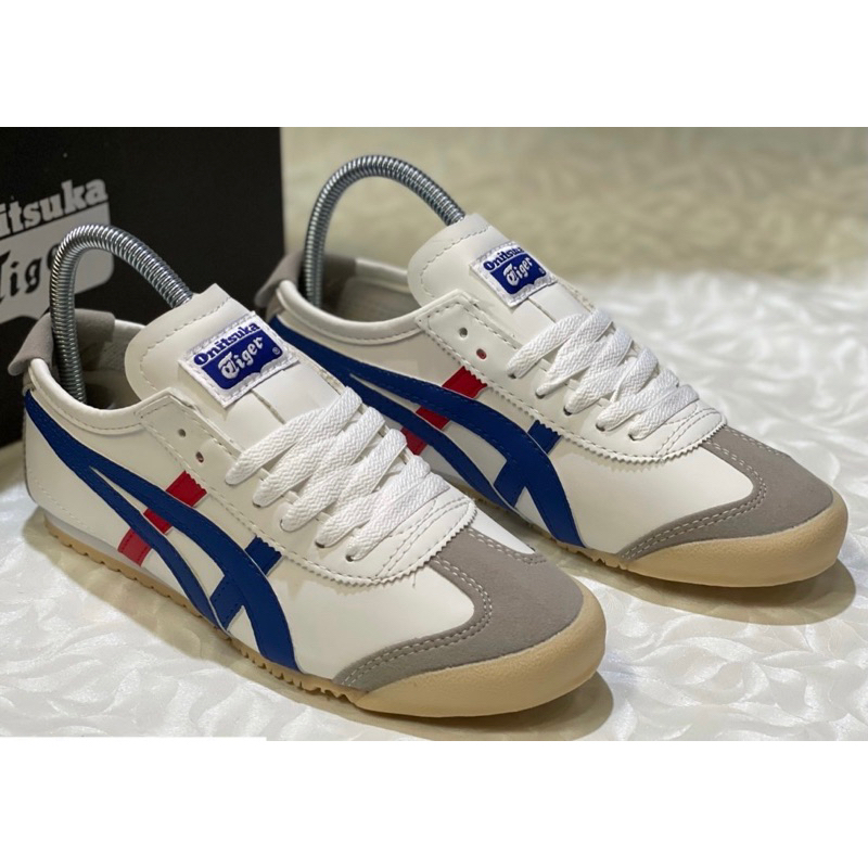 รองเท้าSukatแบบหนังสินค้าพร้อมส่ง36-45มีผู้หญิงและผู้ชาย