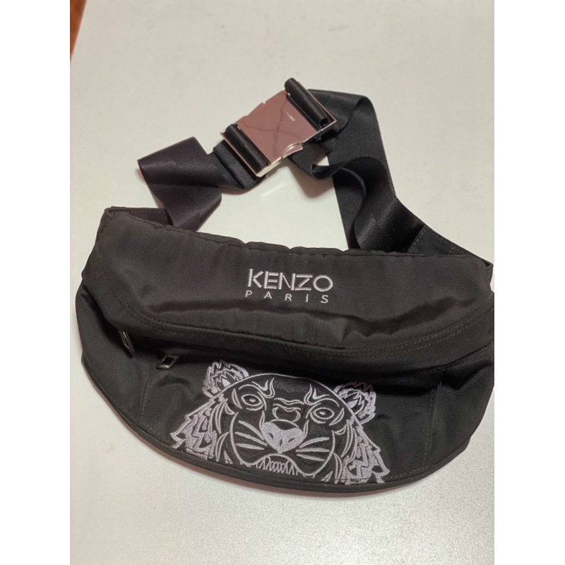 กระเป๋าคาดอก kenzo สีดำ