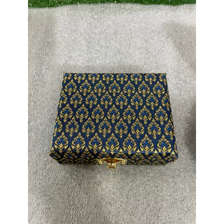 กล่องใส่พระกันกลิ้ง กล่องใส่กำไล กล่องใส่เครื่องประดับขนาด8*10*4cm