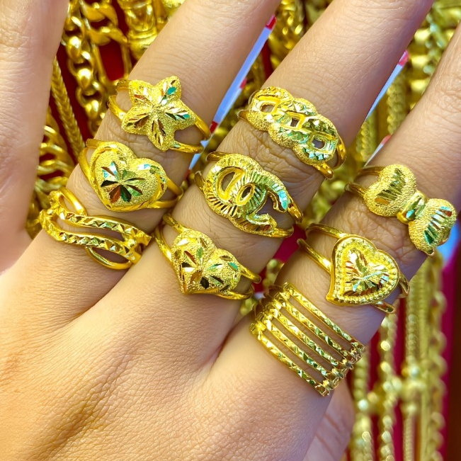 แหวนทองลายแฟนซี ครึ่งสลึง ทอง 96.5% มีใบรับประกันสินค้า
