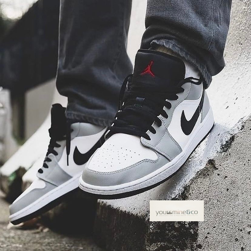 Nike Air Jordan 1 Low Light Smoke Grey （ของแท้ 100 %）