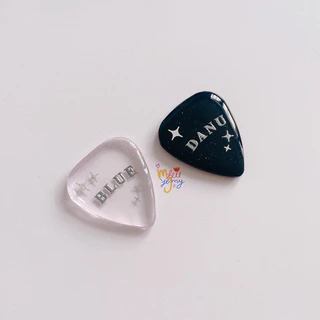 ปิ๊กกีตาร์ guitar pick (เพิ่มอักษร เจาะรู ทำจี้) ✨ TBW set ; พร้อมส่ง 🖤