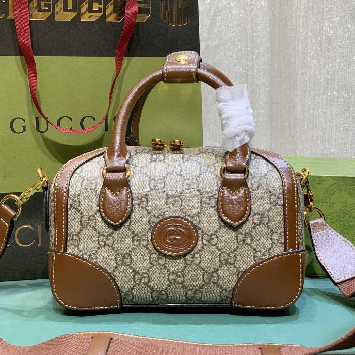 กุชชี่ Gucci Women's Small Travel Bag Pillow Bag กระเป๋าสะพายข้าง