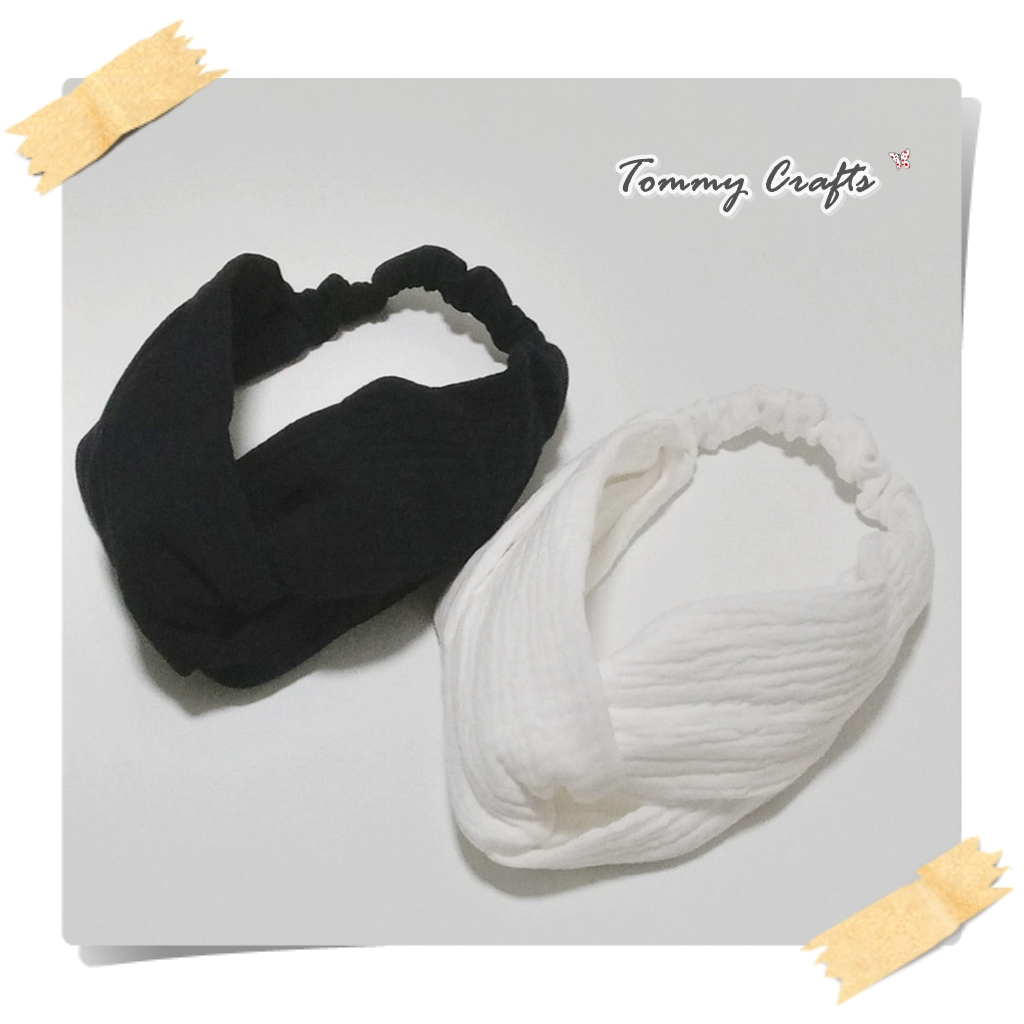 Tommy Crafts ผ้าคาดผมแบบไขว้ผ้าฝ้าย สาลูสองชั้นอัดยับ  สีดำ / สีขาว Turban twist Headband