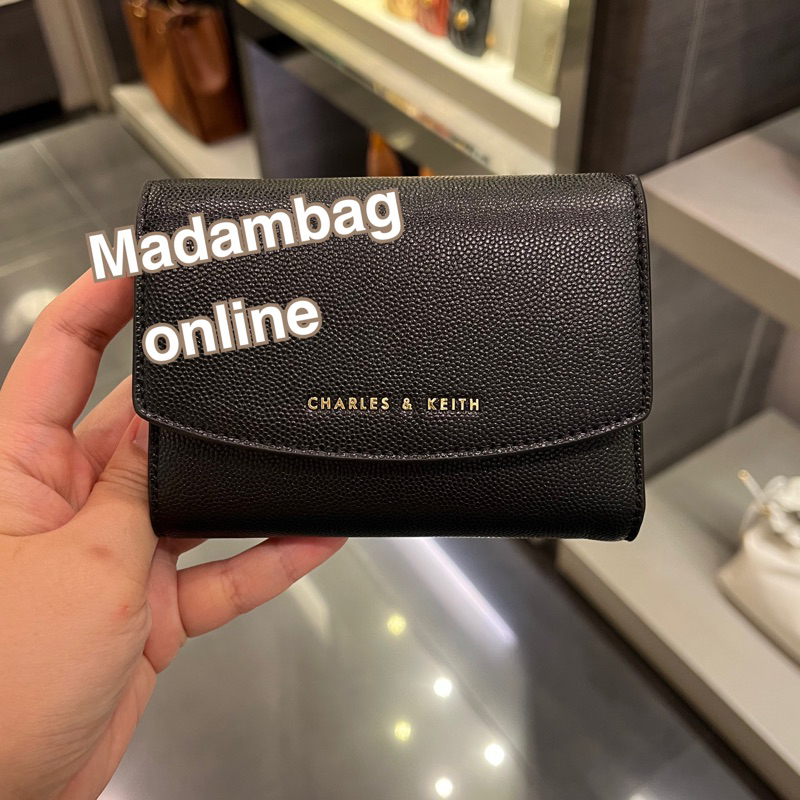 CHARLES & KEITH Small Envelope Wallet กระเป๋าสตางค์ใบสั้น