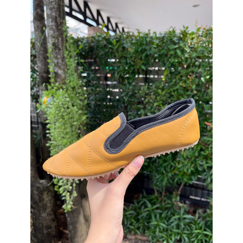 รองเท้ากังฟูหนังเทียมเย็บลอน 36-44 บุฟองน้ำข้างใน นุ่ม ใส่สบาย รองเท้าพยาบาล-คุณครู รุ่น456