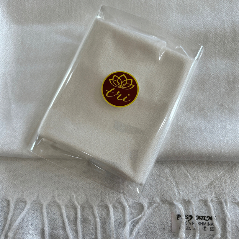 ผ้าพันคอ Pashmina สีขาวล้วน 65x170 cm