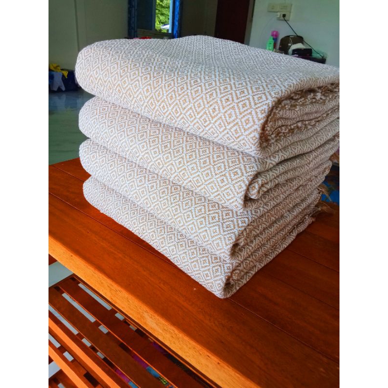 ผ้าห่มทอมือเกรดA สีครีม (Cream handwoven blanket in thailand)