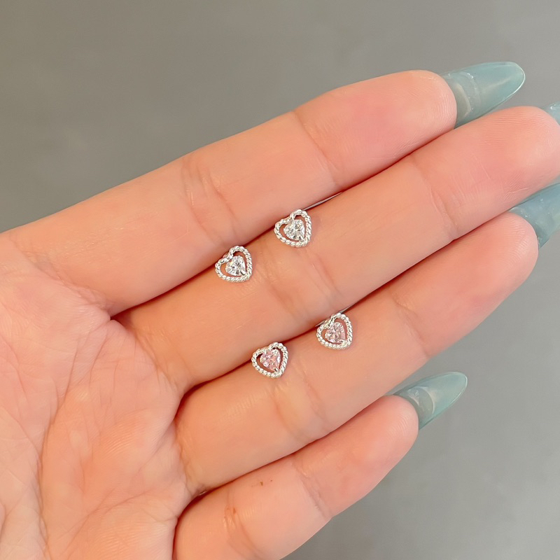SissyJewelry// ต่างหูเงินแท้ รุ่น Heart in twisted heart stud