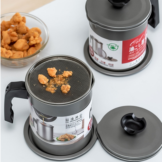 หม้อกรองน้ำมัน สเตนเลส ที่กรองน้ำมัน หม้อเก็บน้ำมัน พร้อมตะแกรงกรอง มีฝาปิด ที่จับ ถาดรอง แบบหนา 1.4L