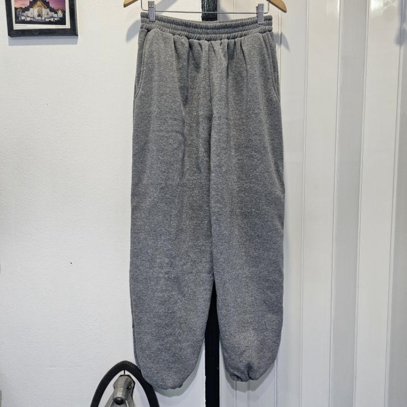 กางเกงวอม แบบ airport look สีเทา สาวอวบใส่ได้สบาย