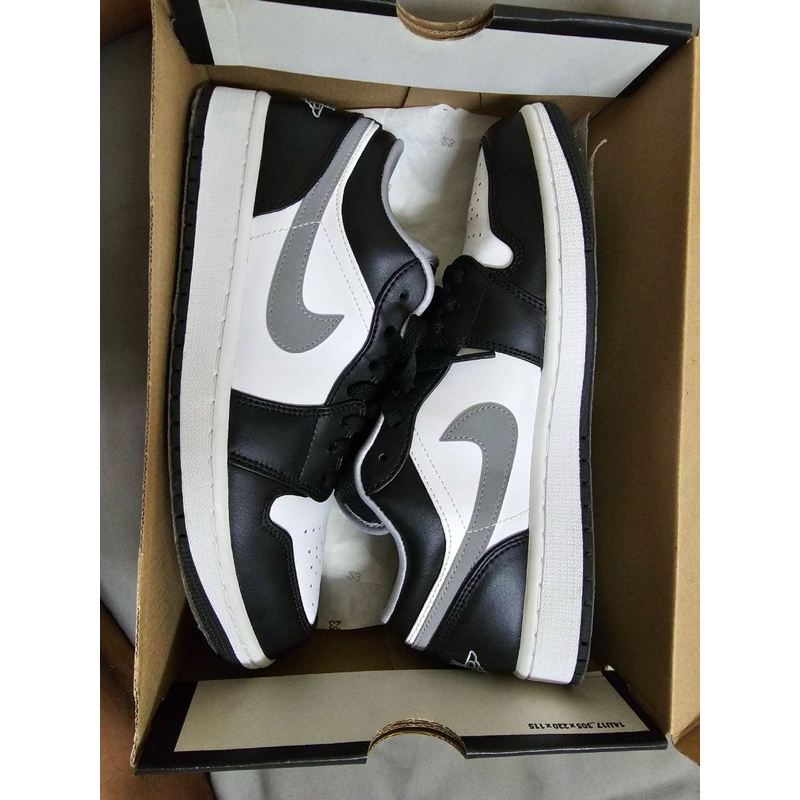 รองเท้า nike jordan 1 low