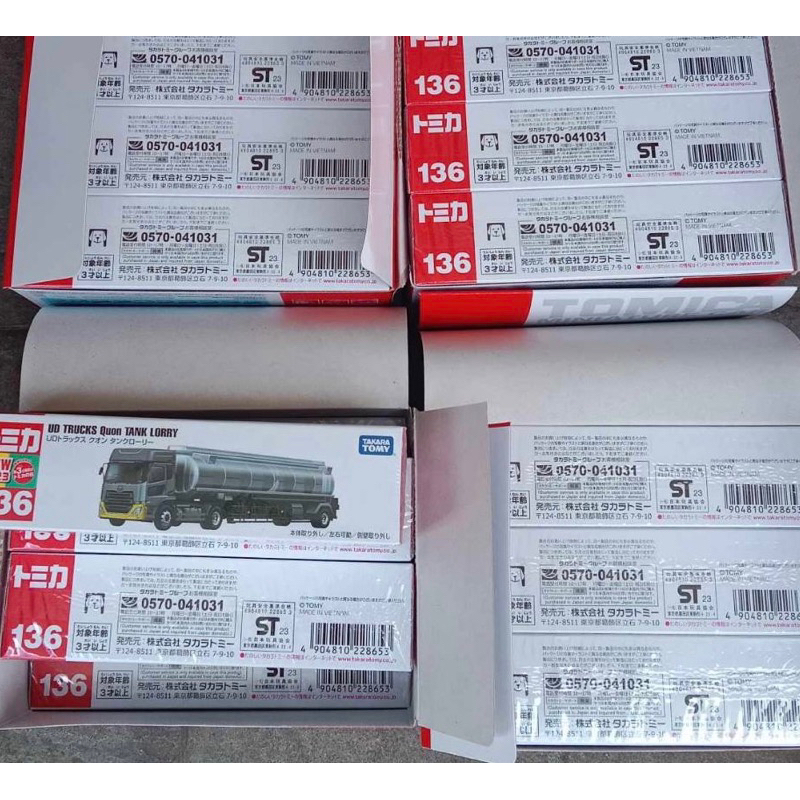 Tomica Long Type Tomica No. 136 UD Trucks Quon Tank Truck
