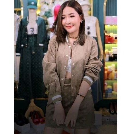 (มือ1)ป้าย Valley Girl(L)::ชุดเซ็ตเสื้อสเว็ตเตอร์กำมะหยี+กระโปรง [11/02]