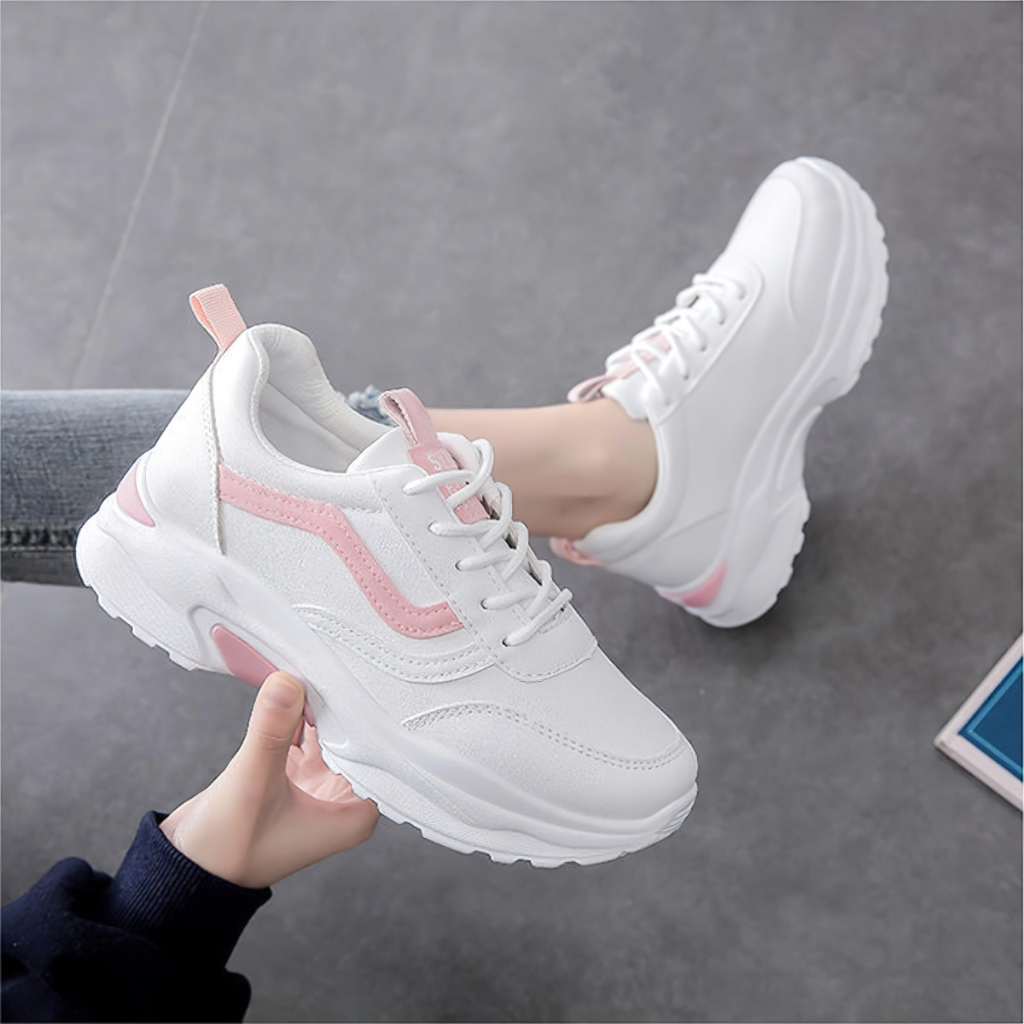 รองเท้าฮิตๆ2025หญิง รองเท้าผ้าใบเสริมส้น 4.5 ซม ไซส์ 35-42มี 2 สี สไตล์เกาหลี รองเท้าวิ่ง ใส่เที่ยวใส่ทำงานได้