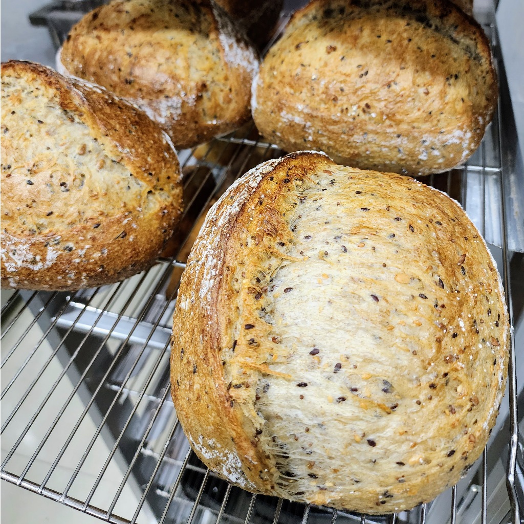 Lagrange (Multigrain Sourdough) - ขนมปังซาวร์โดมัลติเกรน ใส่แป้งไรย์และธัญพืช 4 ชนิด