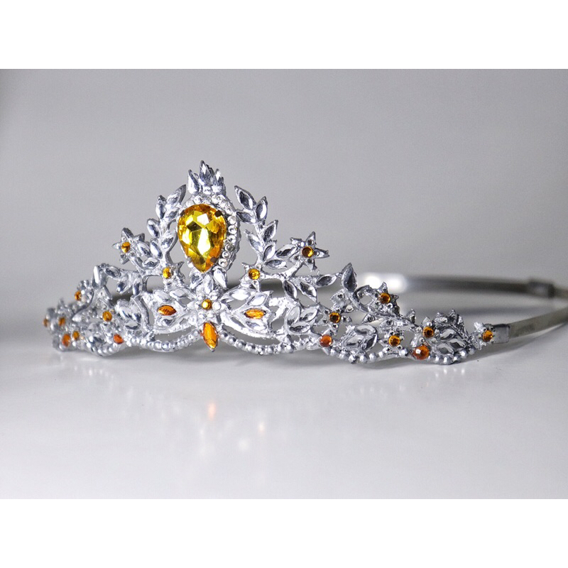 Miss Universe diy Taira mouawad paper crown