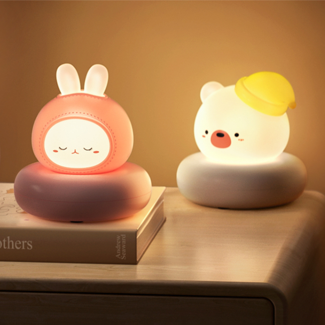ไฟกลางคืน led โคมไฟตั้งโต๊ะ โคมไฟข้างเตียง night light สามารถเปลี่ยนแสงได้ 3 สี สามารถพาเด็กหลับได้