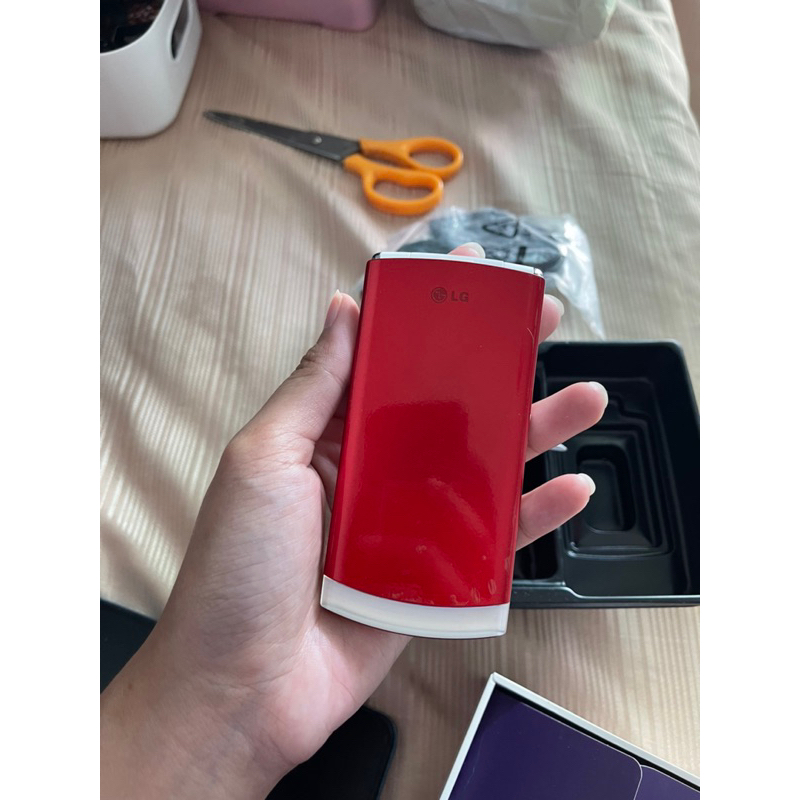 โทรศัพท์มือถือฝาพับ LG Lollipop GD580 สีแดง รองรับภาษาไทย ใส่ซิมไทยได้