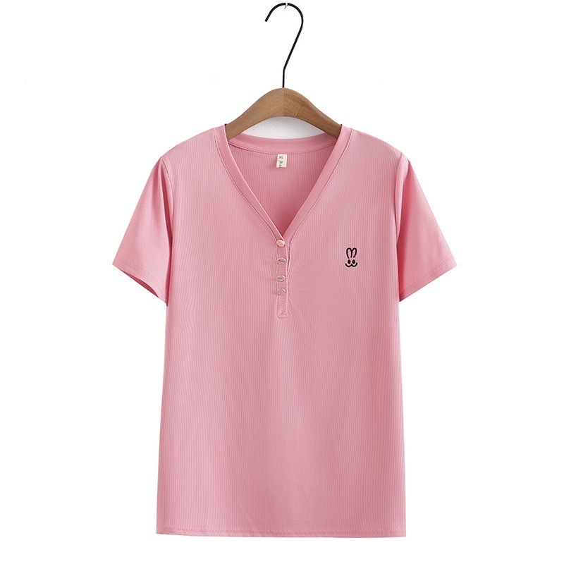 รุ่น 349 เสื้อยืดแขนสั้นคอวีสีพื้นกระดุมสี่เม็ดมาใหม่เนื้อผ้าเป็นลายเส้น ลายปักผ้านิ่มสวมใส่สบายพร้อมส่ง