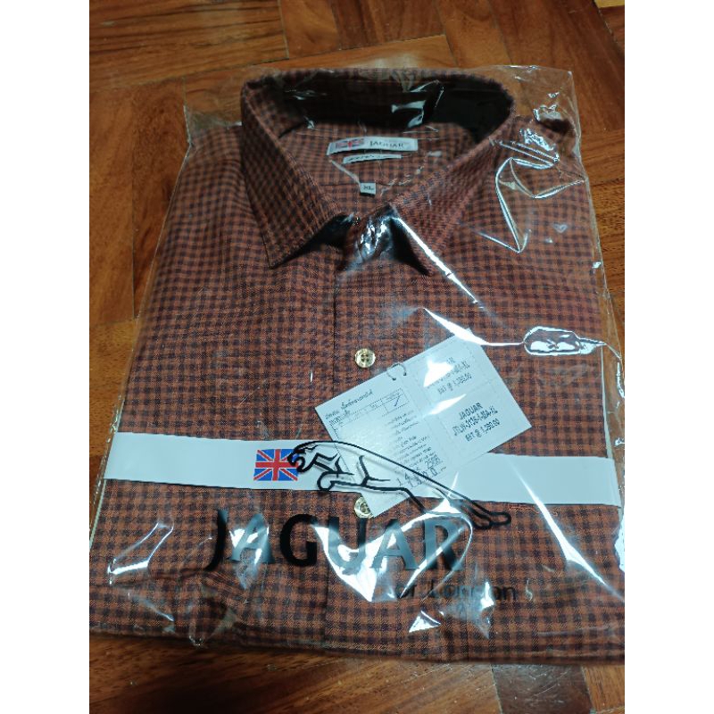 ลดราคารับปีใหม่  เสื้อเชิ้ตแขนสั้น Jaguar 500.-