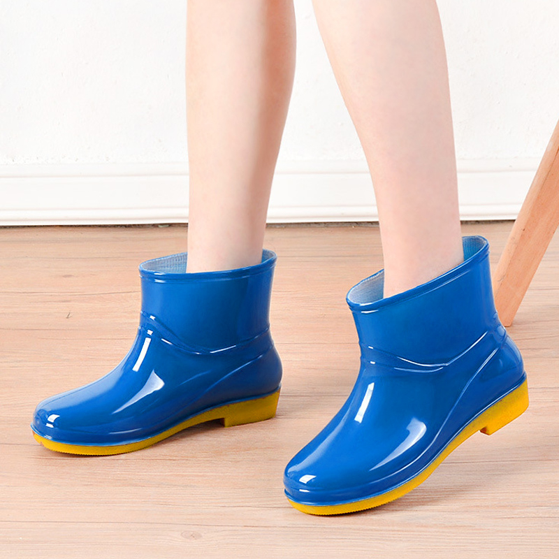 Luckkyshoes สินค้าใหม่ รองเท้าบูทแฟชั่น เหมาะสำหรับงานหน้าฝน กันน้ำได้อย่างดี ถึงจะเลอะแค่ไหนก็ทำความสะอาดง่ายอย