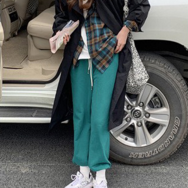 Home pants กางเกงทรงวอร์มสีเขียว
