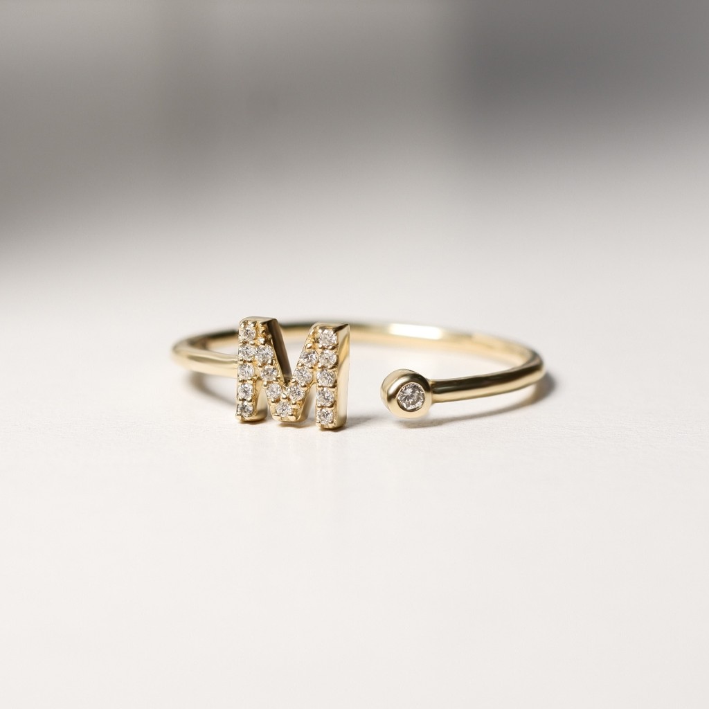 แหวนทองแท้ 9K M Alphabet with Diamonds