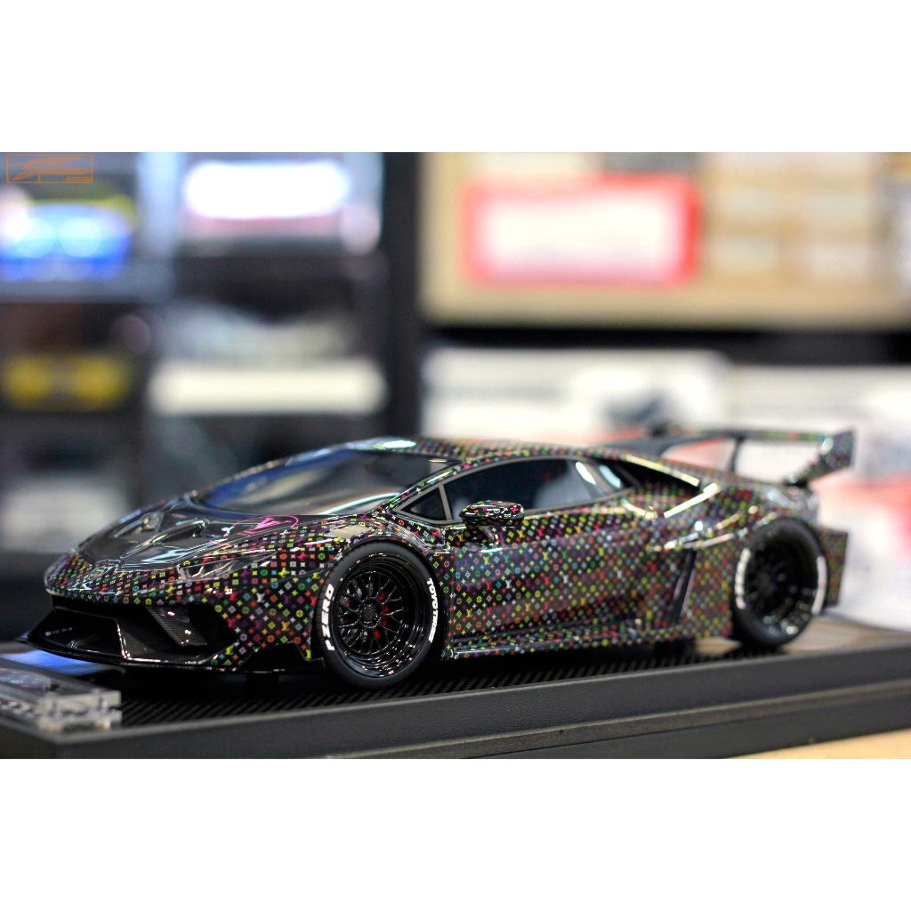 Ivy Merit 1:18 LB Silhouette HURACAN Black LV