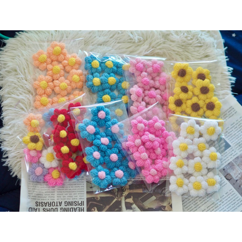 ดอกไหมพรมถัก 6 กลีบ 🌼 (บรรจุแพ็คละ 10 ดอก)