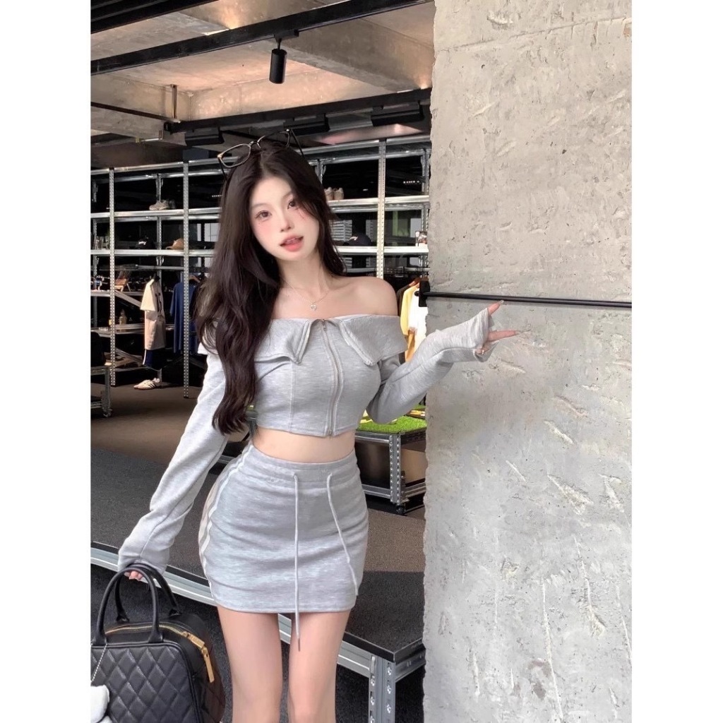 MKL พร้อมส่ง ชุดเช็ต เสื้อครอปแขนยาวเปิดไหล่ กางเกงกระโปรงเอวสูง สไตล์เกาหลี แฟชั่นสําหรับผู้หญิง #DS416
