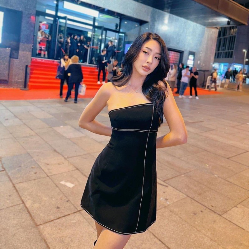 ส่งต่อชุดเดรส chananya official รุ่น Mars ใส่ครั้งเดียว ใหม่มาก ไม่มีตำหนิค่ะ