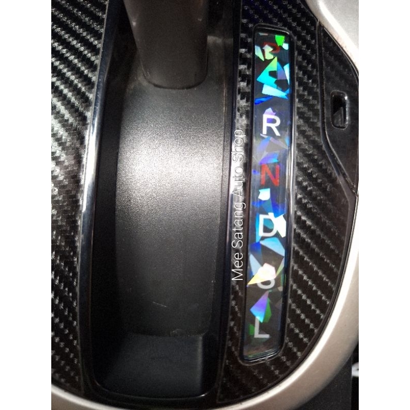 ฟิล์มใสติดป้ายเกียร์และจุดอื่นๆ(ลายโฮโลเเกรมเศษกระจก)