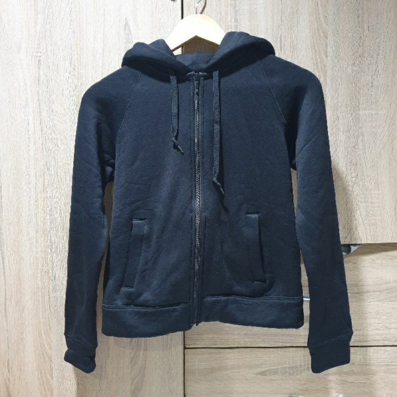 เสื้อซิปฮู้ด UNIQLO สีดำ ของแท้มือสอง