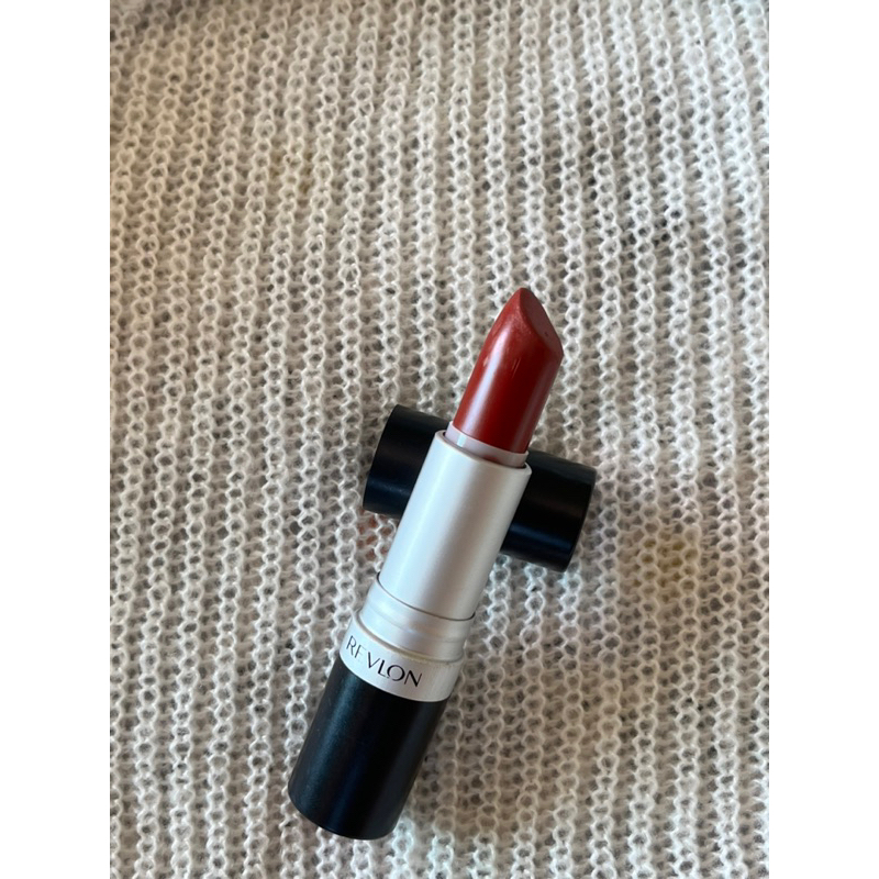 ลิปสติก REVLON รุ่น matte lipstick CREME สี 007 IN THE RED