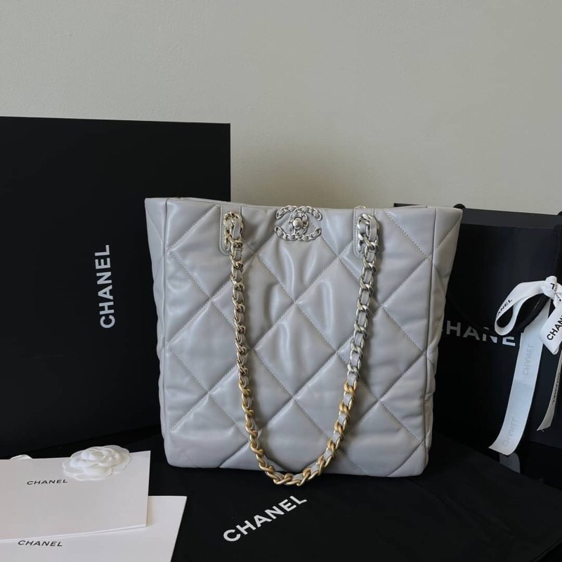 พร้อมส่ง 3สี Chanel chanel19 shopping bag / Chanel Tote bag 30cm เกรดออริ 1:1 สลับแท้ หนังแท้สวย ใช้ต่างประเทศได้