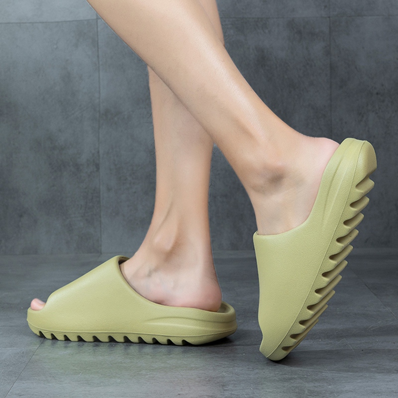 GFShop New รองเท้าแตะพื้นนุ่ม ดีเทลเรียบง่าย ใส่ไปไหนก็คือดี จะใส่อยู่บ้านชิวๆก็ได้น้า ชอบสีไหนจิ้มเลยยย