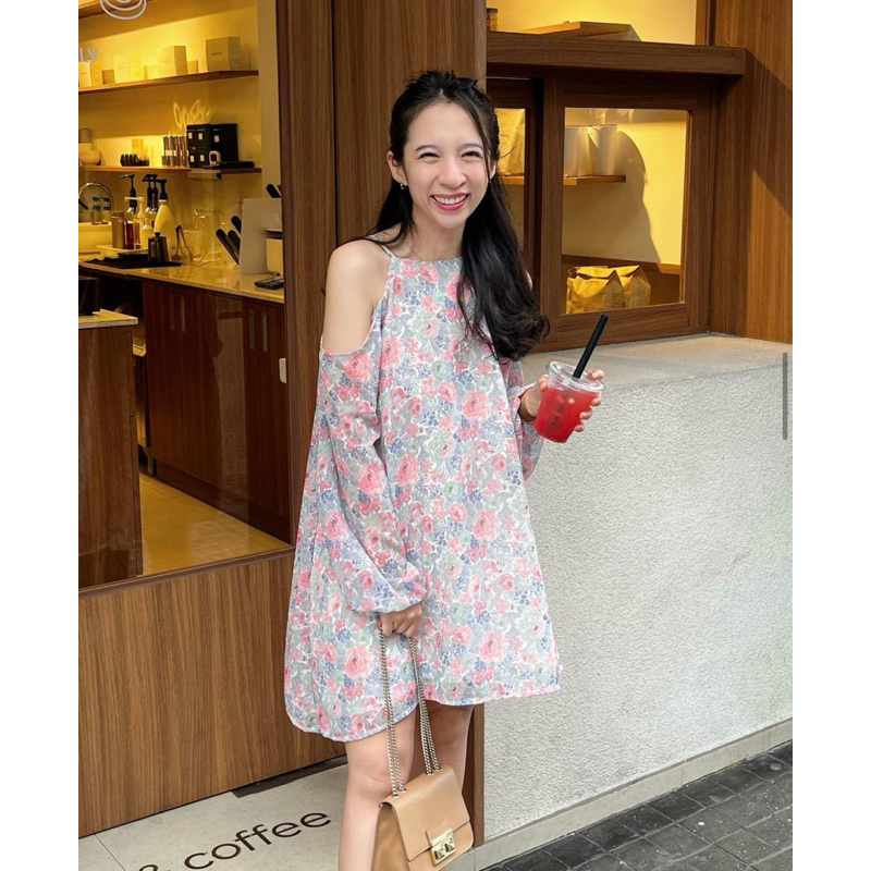 เดรส Bella Dress ลาย Berry แบรนด์ Cayla.apparels ของใหม่ พร้อมส่ง