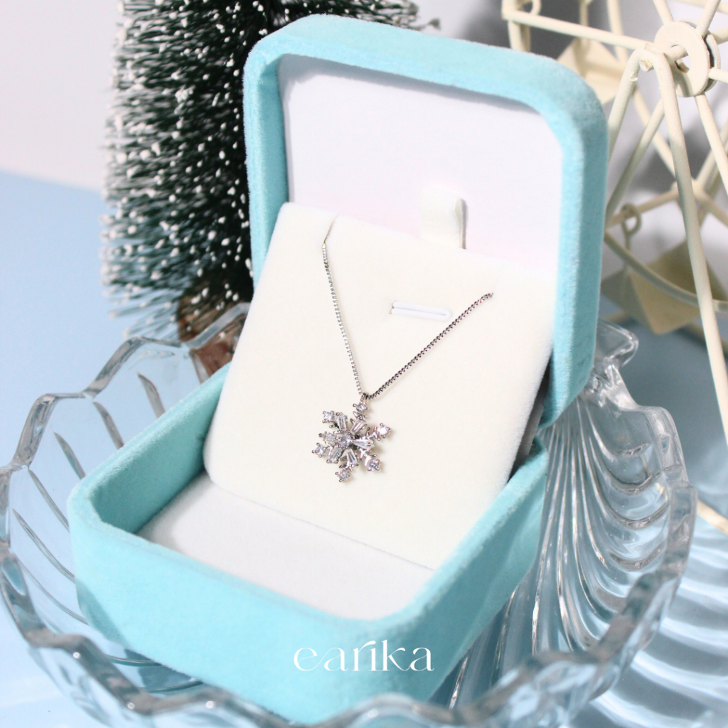 earika.earrings - swirl snowflake necklace สร้อยคอจี้รูปเกล็ดหิมะคริสตัล เงินแท้ เหมาะสำหรับคนแพ้ง่า