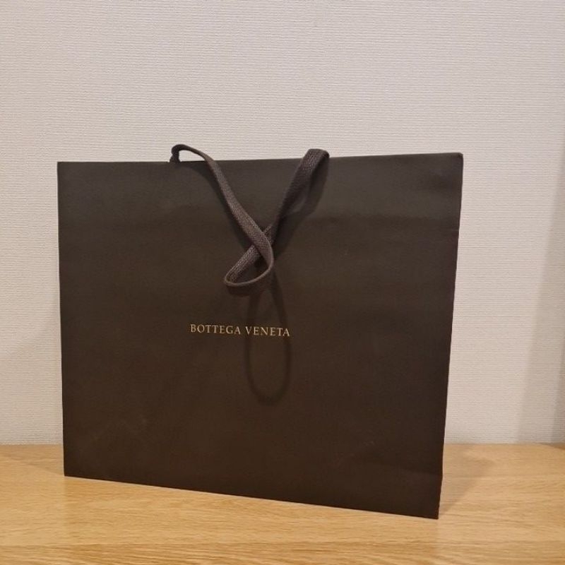 ถุงกระดาษ BOTTEGA VENETA แท้100%